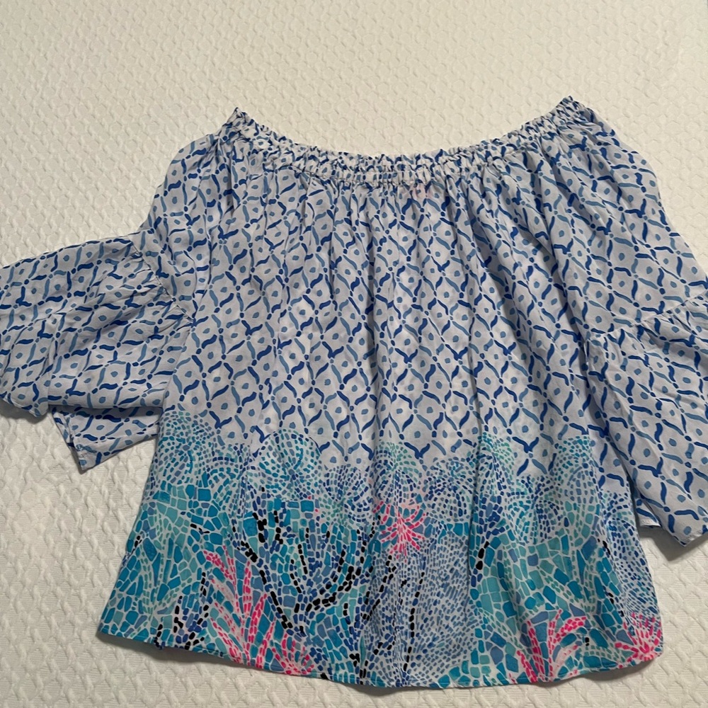 Lilly Pulitzer top. EUC.